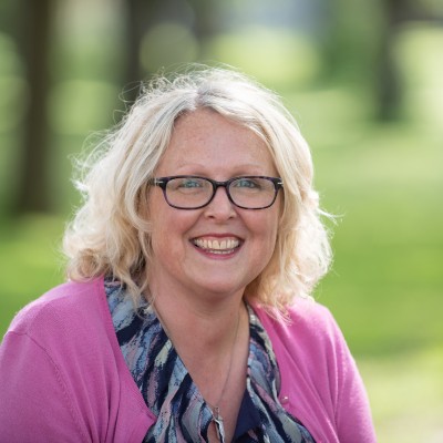 7kRPX89Ivj51RDoB4UgTG1NnA97kMyEQFNRFDXBJ - yphypnotherapy person